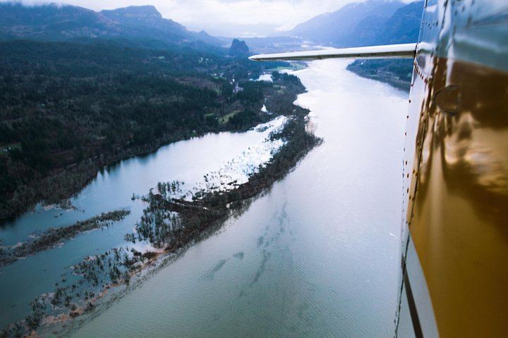 Multnomah Falls and Columbia Gorge Scenic Flight from Troutdale by Envi Adventures (6/12)