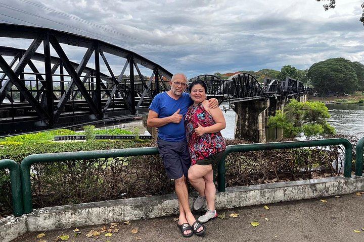 Damnoen Saduak Floating Market, Mae Klong Railway Market and Erawan Falls Day Trip (9/12)