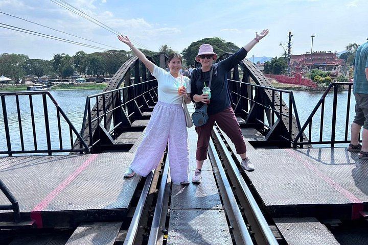 Damnoen Saduak Floating Market, Mae Klong Railway Market and Erawan Falls Day Trip (10/12)