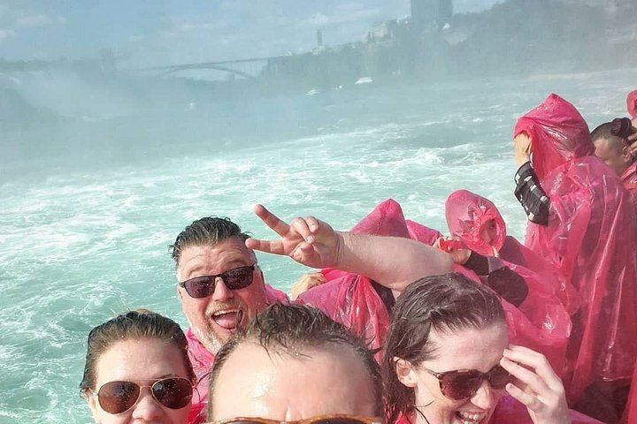 Niagara Falls Early Departure Tour from Toronto with Skip-the-Line Cruise and Ponchos (7/12)