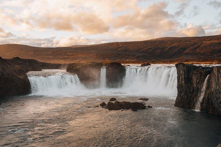 Half-Day Small Group from Akureyri: Godafoss, Hverir, Grjotagja Cave and Dimmuborgir (7/12)
