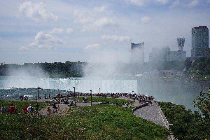 Boston to Niagara Falls 2-Day Tour: Night Views, Hotel Stay, Optional Classic Tour (6/12)