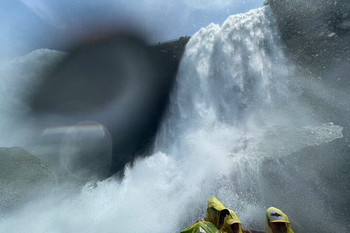 Washington DC to Niagara Falls Small-Group 2-Day Tour: Falls Overnight, Corning Glass (8/12)