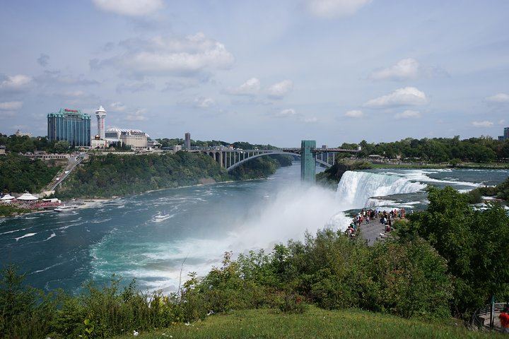 Boston to Niagara Falls 2-Day Tour: Night Views, Hotel Stay, Optional Classic Tour (7/12)