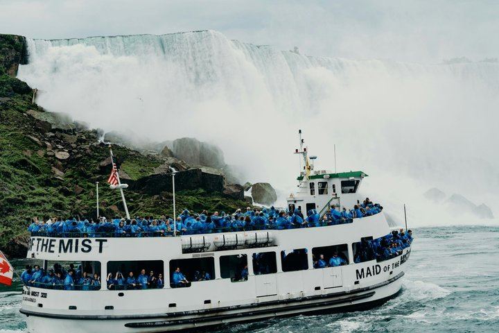 Boston to Niagara Falls 2-Day Tour: Night Views, Hotel Stay, Optional Classic Tour (11/12)