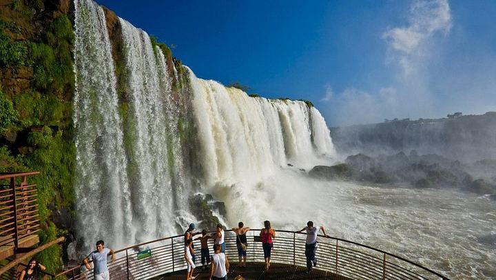 Puerto Iguazu to Brazilian Falls, Bird Park and Itaipu Dam Day Trip by Minivan (1/6)