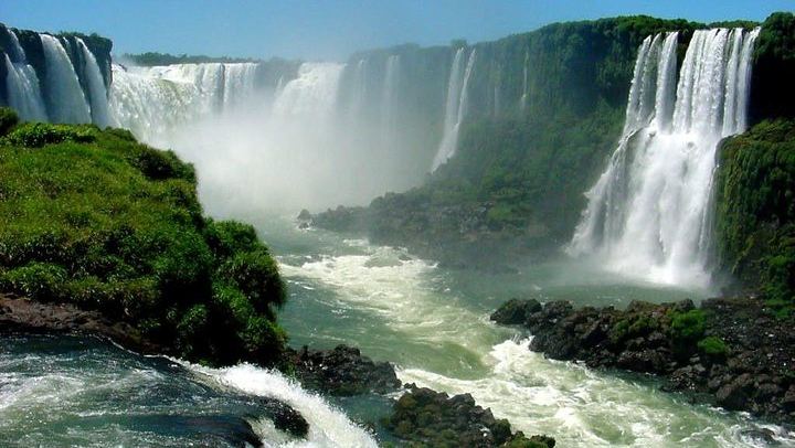Puerto Iguazu to Brazilian Falls, Bird Park and Itaipu Dam Day Trip by Minivan (4/6)