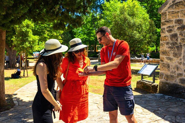 Krka Waterfalls Day Tour from Split with Boat Cruise and Optional Wine Tasting (4/11)
