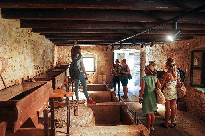 Krka Waterfalls Bus Tour from Split with Jaruga Power Plant and Skradin Cruise (9/12)