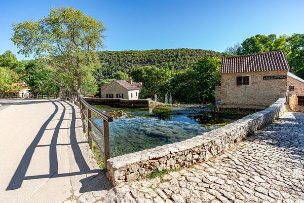 Krka Waterfalls and Primosten Day Trip from Split or Trogir with South Tours