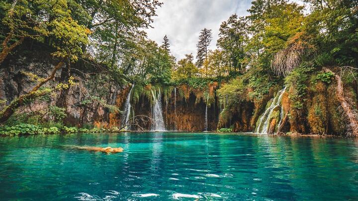 Plitvice Lakes Guided Day Trip from Split by Air-Conditioned Vehicle (1/12)