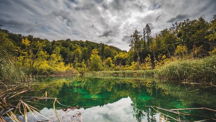 Self-Guided Plitvice Lakes Day Tour from Split with Boat and Train Rides (1/12)