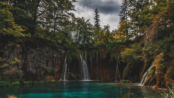 Self-Guided Plitvice Lakes Day Tour from Split with Boat and Train Rides (3/12)