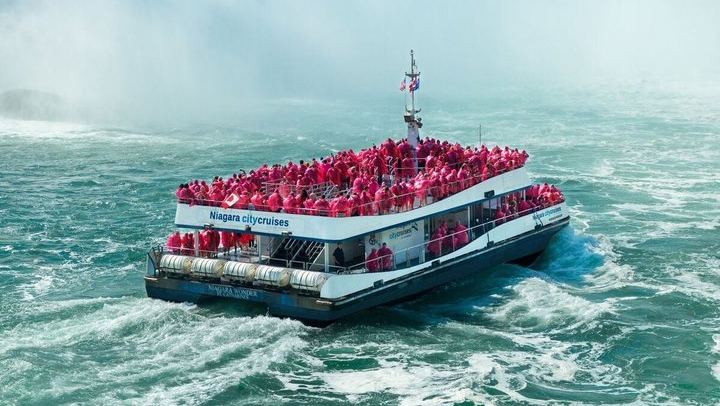 Niagara Falls Guided Day Tour from Toronto with Optional Boat Cruise and Add-Ons (1/12)