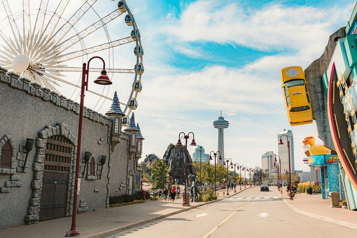 Niagara Falls Small Group Tour: Whirlpool Deck, Skylon, Behind the Falls, Hornblower (9/12)