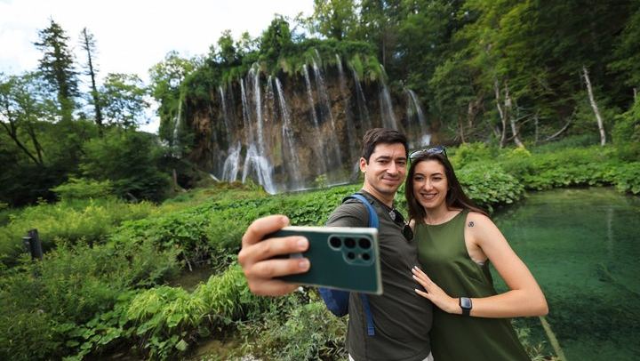 Plitvice Lakes Guided Day Tour from Zadar with Boat, Train and Old Town Walk (2/12)