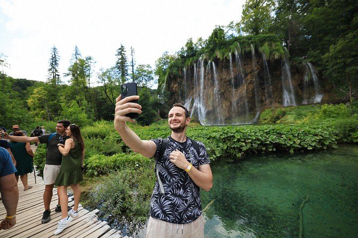 Plitvice Lakes Guided Day Tour from Zadar with Boat, Train and Old Town Walk (12/12)