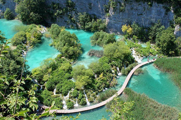 Plitvice Lakes Guided Day Tour from Zadar with Boat, Train and Old Town Walk (4/12)