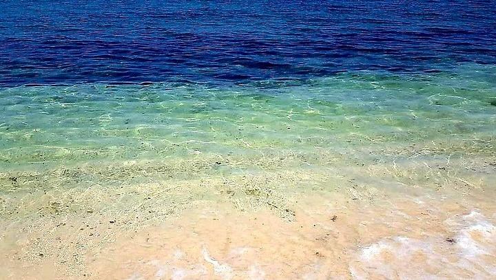 Small-Group Day from Muscat with Sunshine Tours Oman: Wadi Shab, Sinkhole, Fins Beach (4/7)