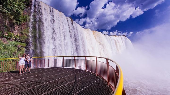 Full-Day Iguazu Falls Tour, Argentine and Brazilian Sides with Hotel Transfers (4/12)