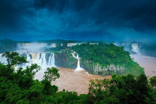 Full-Day Iguazu Falls Tour, Argentine and Brazilian Sides with Hotel Transfers
