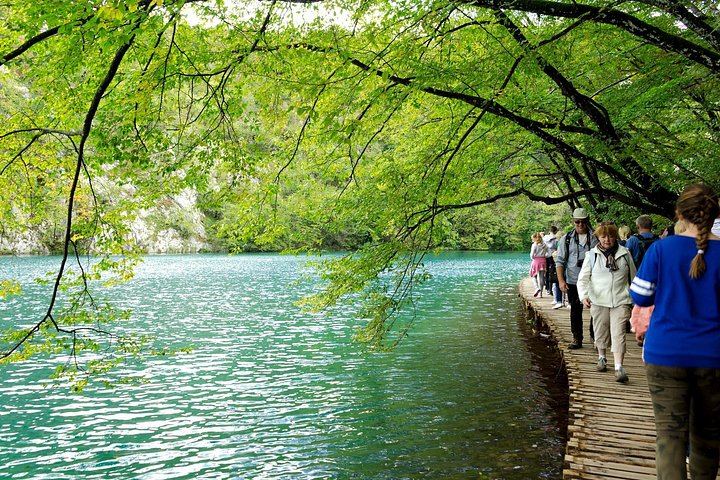 Full-Day Private Plitvice Lakes Tour from Split to Veliki Slap Waterfall (4/7)
