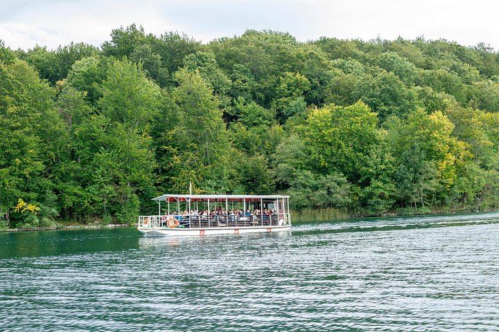 Full-Day Private Plitvice Lakes Tour from Split to Veliki Slap Waterfall (5/7)