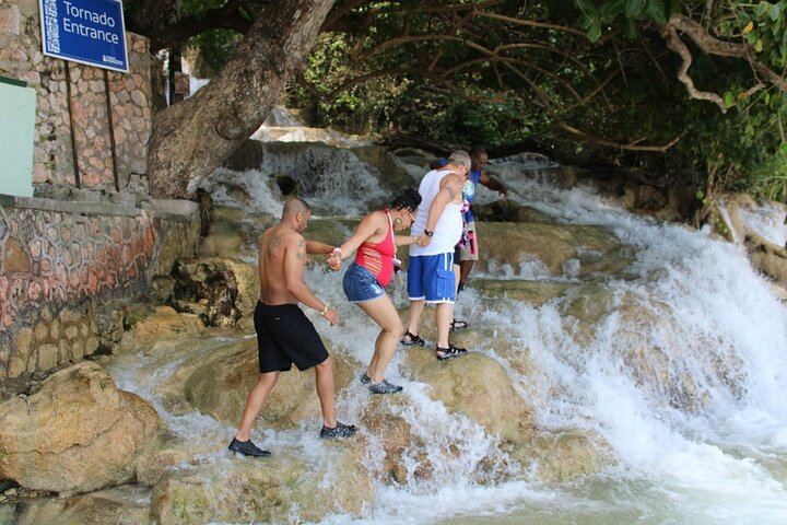 Family-Run Full-Day Blue Hole and Dunn's River Falls Tour with Entry Fees Included (10/12)