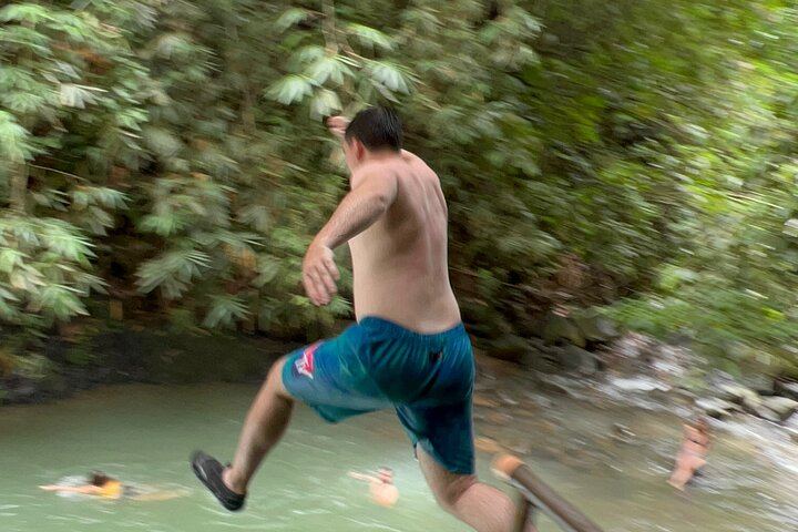 Quepos Full-Day Waterfalls and Beaches Trip with Lunch, Entrance Fees and Guide (6/11)