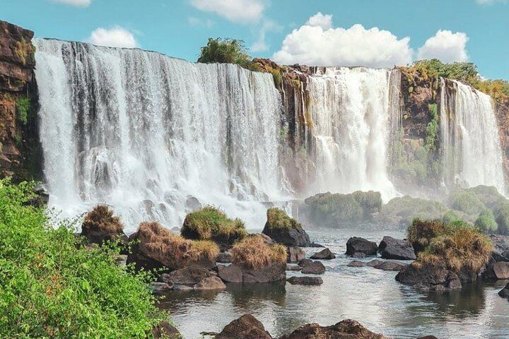 Puerto Iguazu to Brazilian Falls and Parque das Aves Bird Park Guided Tour (5/10)