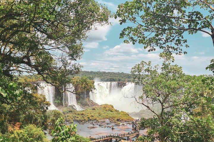 Puerto Iguazu to Brazilian Falls and Parque das Aves Bird Park Guided Tour (4/10)