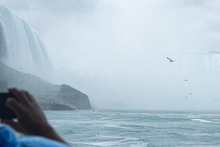 Niagara Falls Daredevil History Walk: Maid of the Mist and Timed Cave of the Winds (9/12)