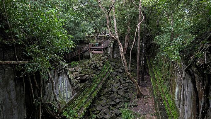 Kulen Mountain, Beng Mealea and Kampong Phluk Full-Day Tour, Entrance Fees Not Included (3/12)