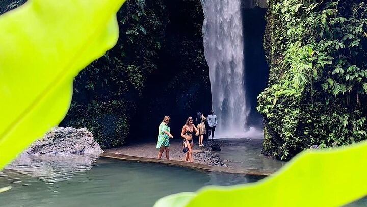 Bali Waterfalls and Temples Tour: Temesi, Goa Raja, Kehen and Besakih (3/12)