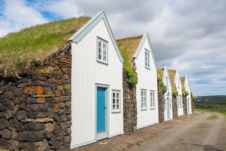 Godafoss and Grenjadarstadur Turf House Tour from Akureyri Port with Coffee and Kleina (1/5)
