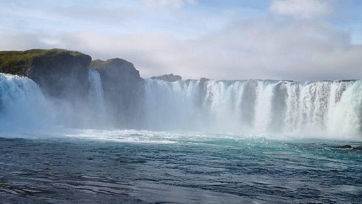 Godafoss Express Shuttle from Akureyri with Botanical Garden or Downtown Drop-Off (2/11)