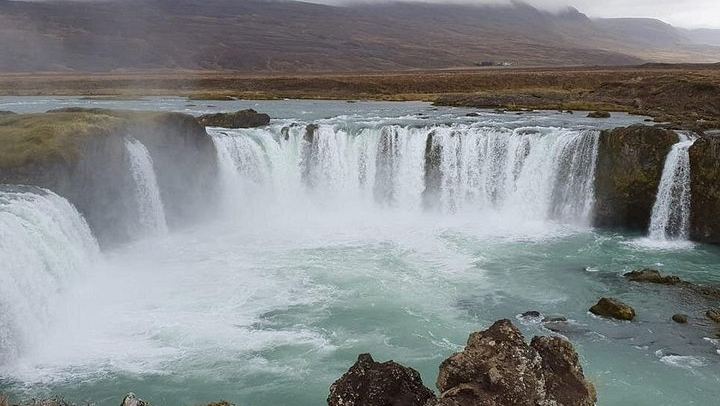 Godafoss Express Shuttle from Akureyri with Botanical Garden or Downtown Drop-Off (1/11)