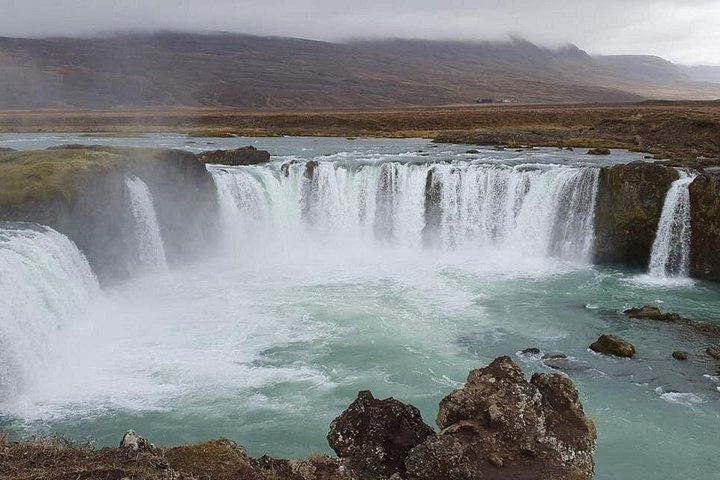 Godafoss Express Shuttle from Akureyri with Botanical Garden or Downtown Drop-Off (1/11)