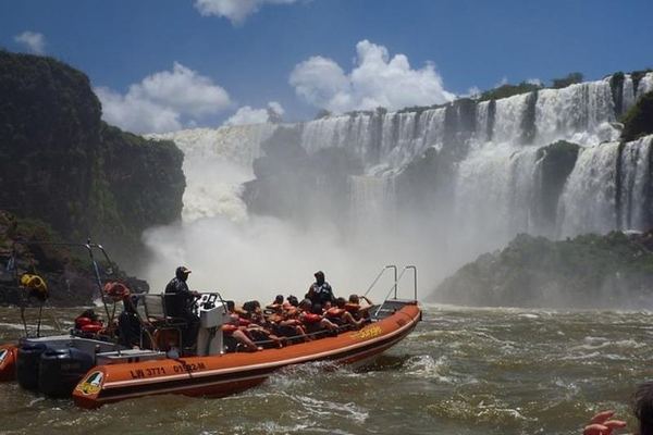 Private Iguazu Falls Argentine Side Tour with Great Adventure Boat from Buenos Aires