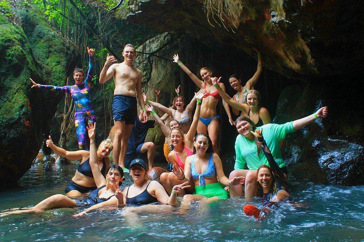 La Leona Waterfall Half-Day Hike with 4WD Truck Ride, Minimum 2 Travelers (10/12)
