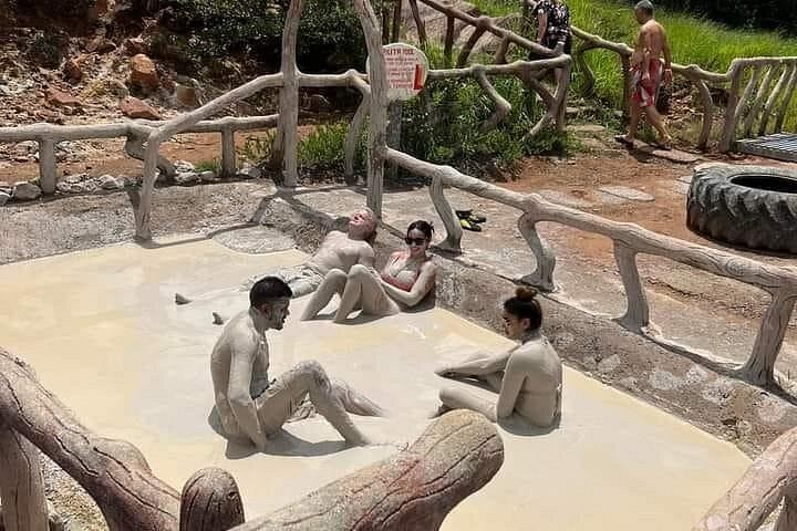Llanos de Cortés Swim, Rainforest Sloths, Coffee and Chocolate, and Río Celeste Stop (7/11)