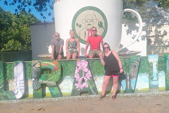 Llanos del Cortés Swim, Tenorio Coffee Farm, Chocolate Tasting and Bijagua Sloth Walk (2/12)