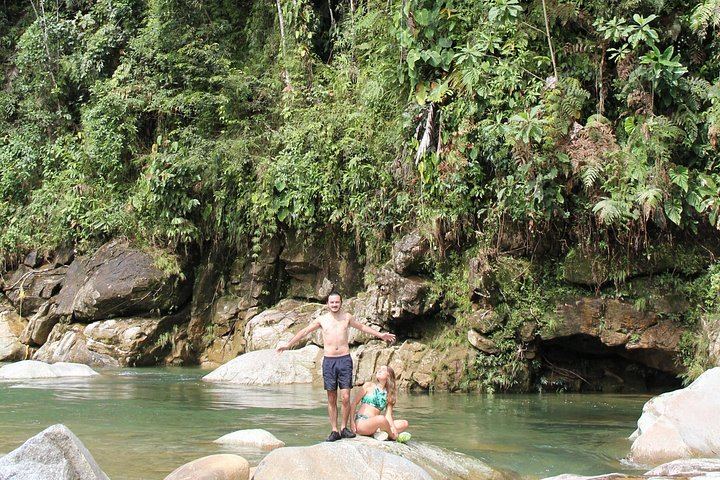 Private Guatapé River Morning: Sandy Beach, Swim and Brunch Picnic (4/8)