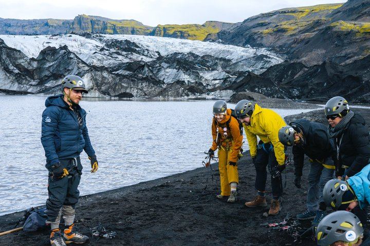 13.5-Hour South Coast Tour with 1.5-Hour Beginner Glacier Hike, Small Group (11/12)