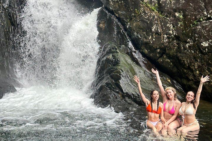 El Yunque Convoy Hike from Fajardo: Waterslides, Waterfalls and Cliff Jumps (4/12)
