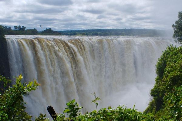 Victoria Falls and Chobe 3-Day Tour With Airport Transfers and Park Fees Included