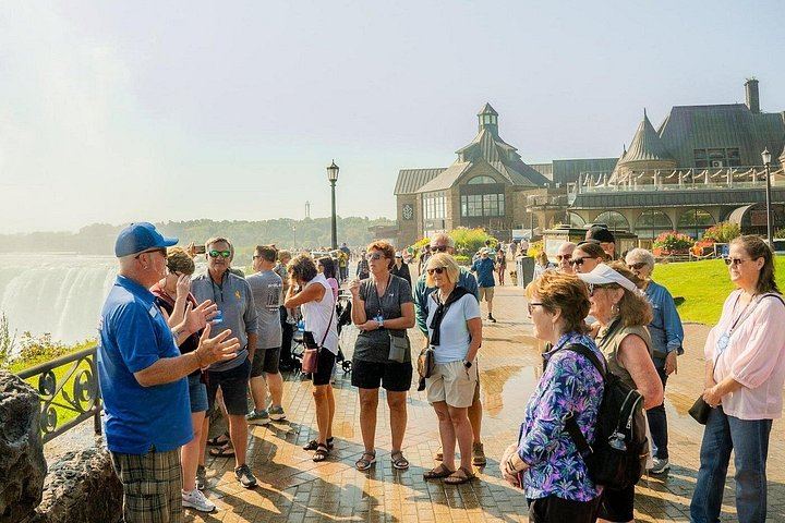 Walk Niagara Tours Guided Walk: Hornblower Boat Cruise and Journey Behind the Falls (4/12)