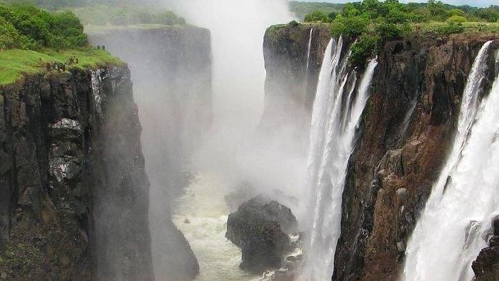 Victoria Falls Guided Walks on Both Sides with Big Tree and Bridge Stops (2/9)