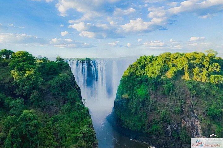 Victoria Falls Two Hour Guided Walk of 16 Viewpoints with Hotel Transfers (12/12)