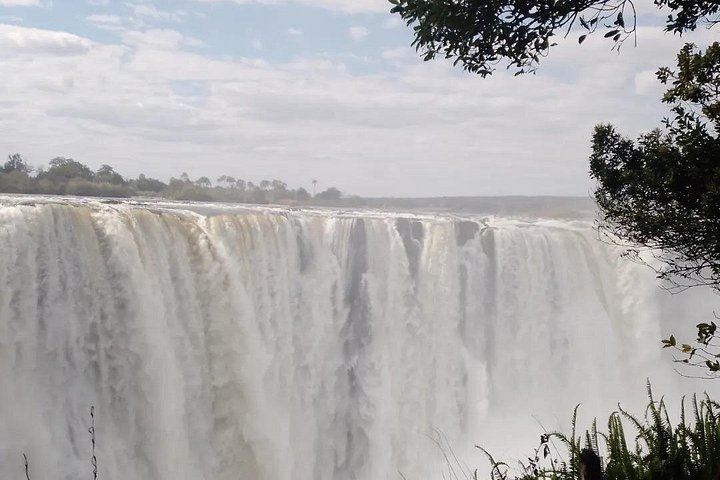Victoria Falls Two Hour Guided Walk of 16 Viewpoints with Hotel Transfers (1/12)